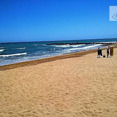 Sea View Apartment *